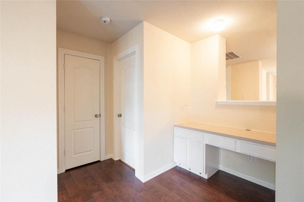 2105 Sumac Drive - Photo 10