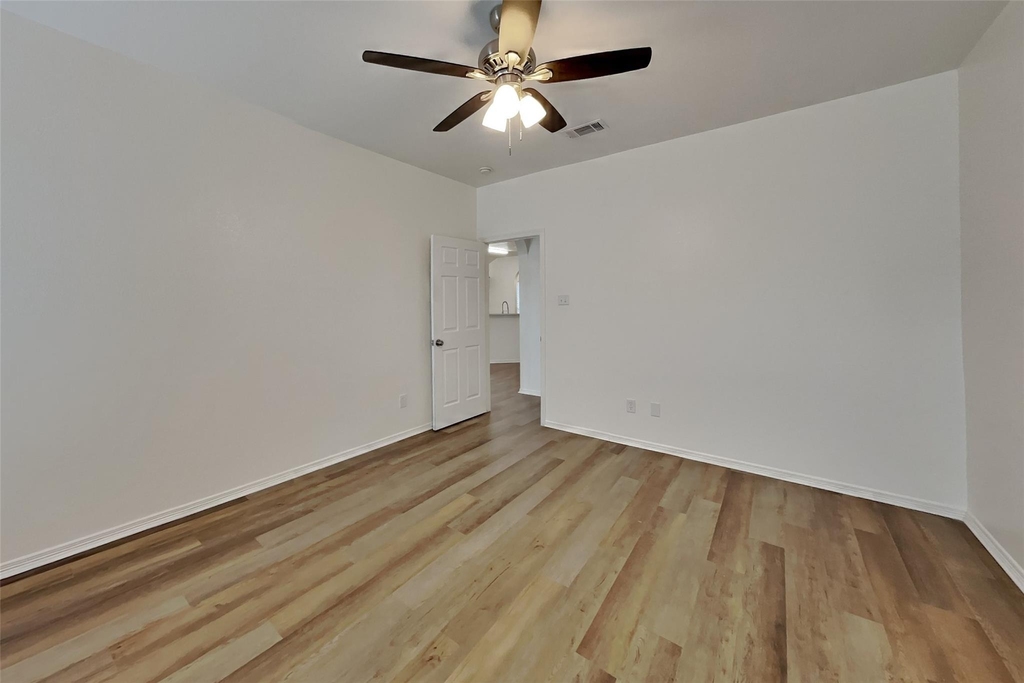 4406 Fox Meadows Lane - Photo 6