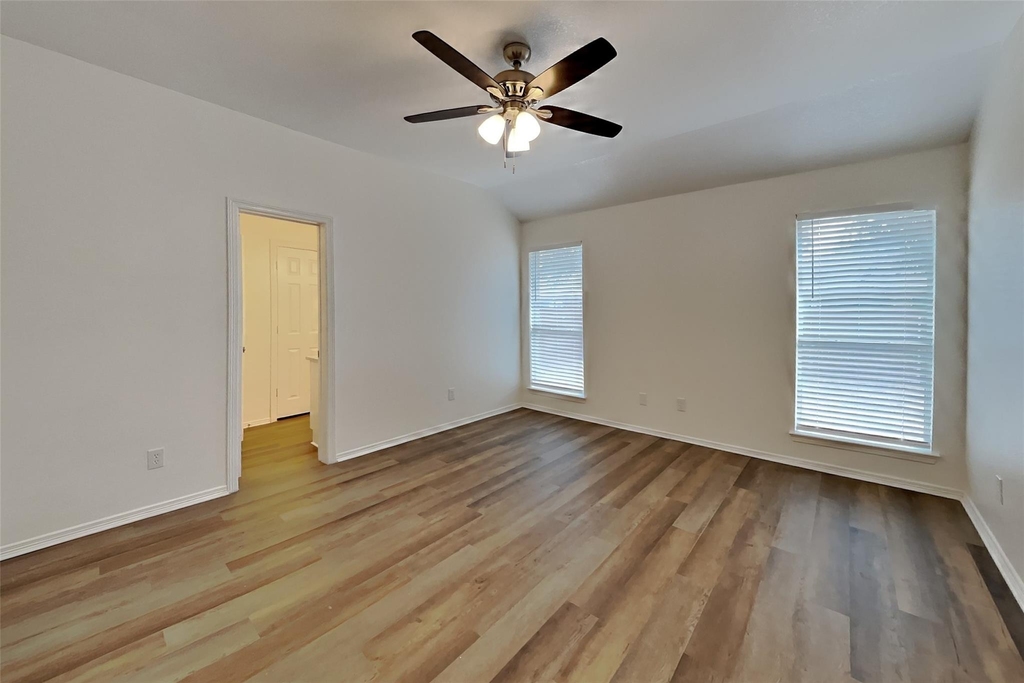 4406 Fox Meadows Lane - Photo 7
