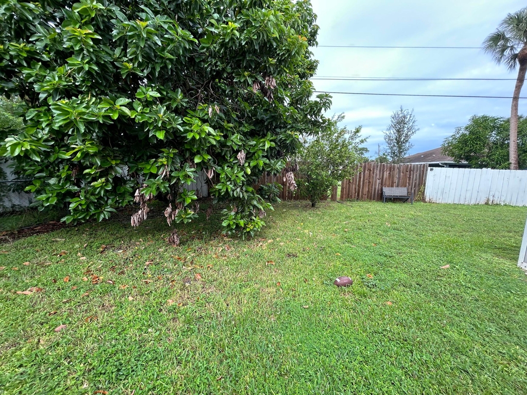 2562 Sw Mcdonald Street - Photo 19