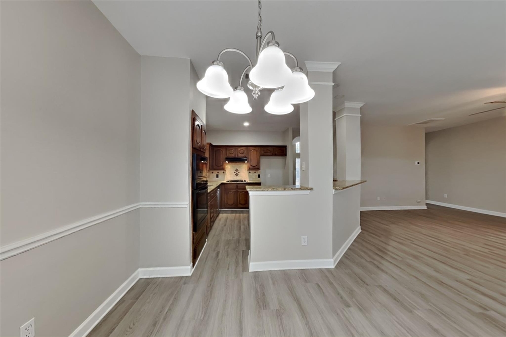 1621 Churchill Lane - Photo 6