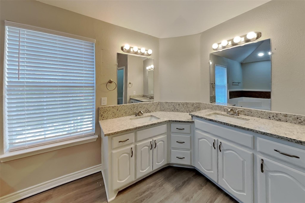 1621 Churchill Lane - Photo 11