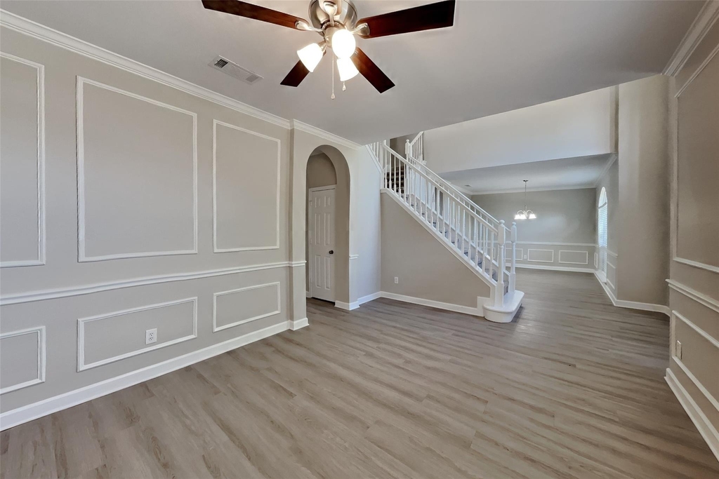 1621 Churchill Lane - Photo 3