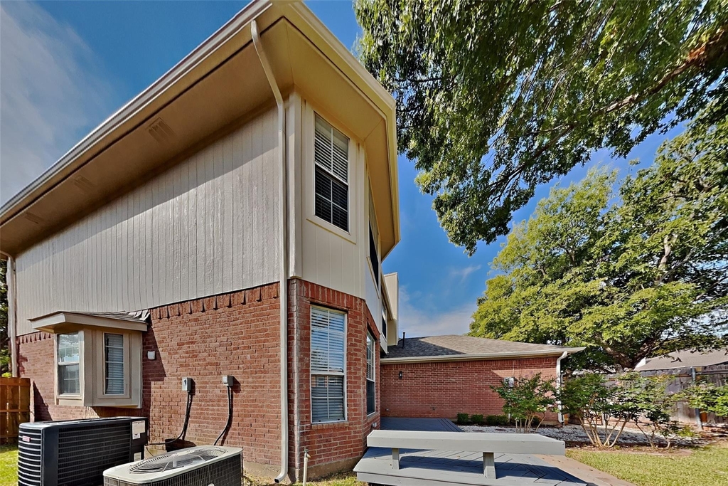 1621 Churchill Lane - Photo 22