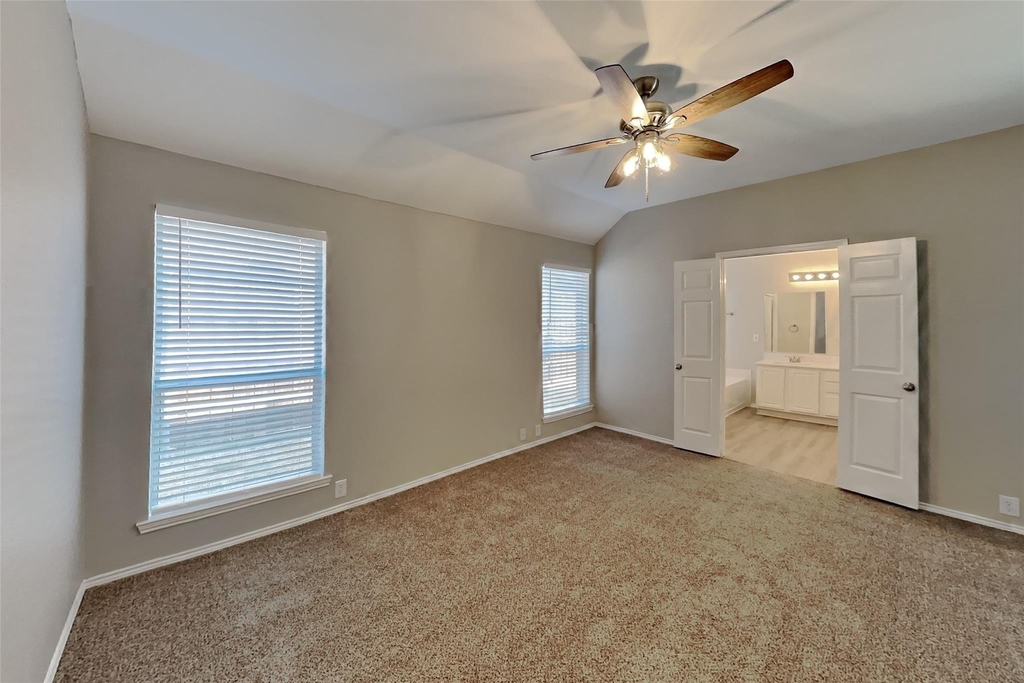 1036 Wagon Trail Drive - Photo 7