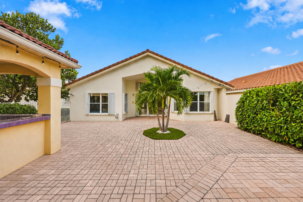 9576 Taormina Street - Photo 46