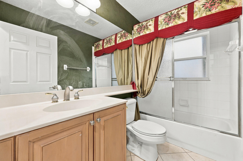 9576 Taormina Street - Photo 36