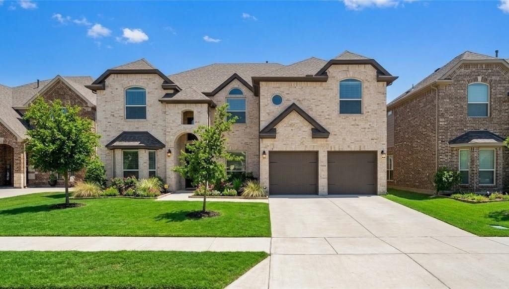 504 Christie Crossing - Photo 0