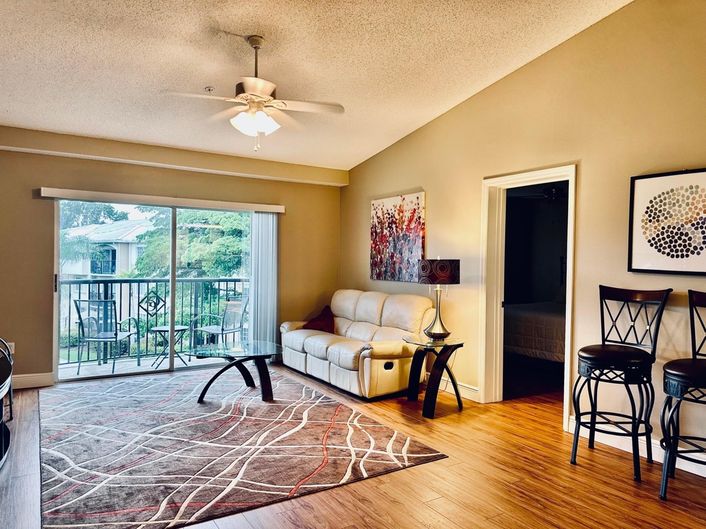 500 N Crestwood Court N - Photo 4