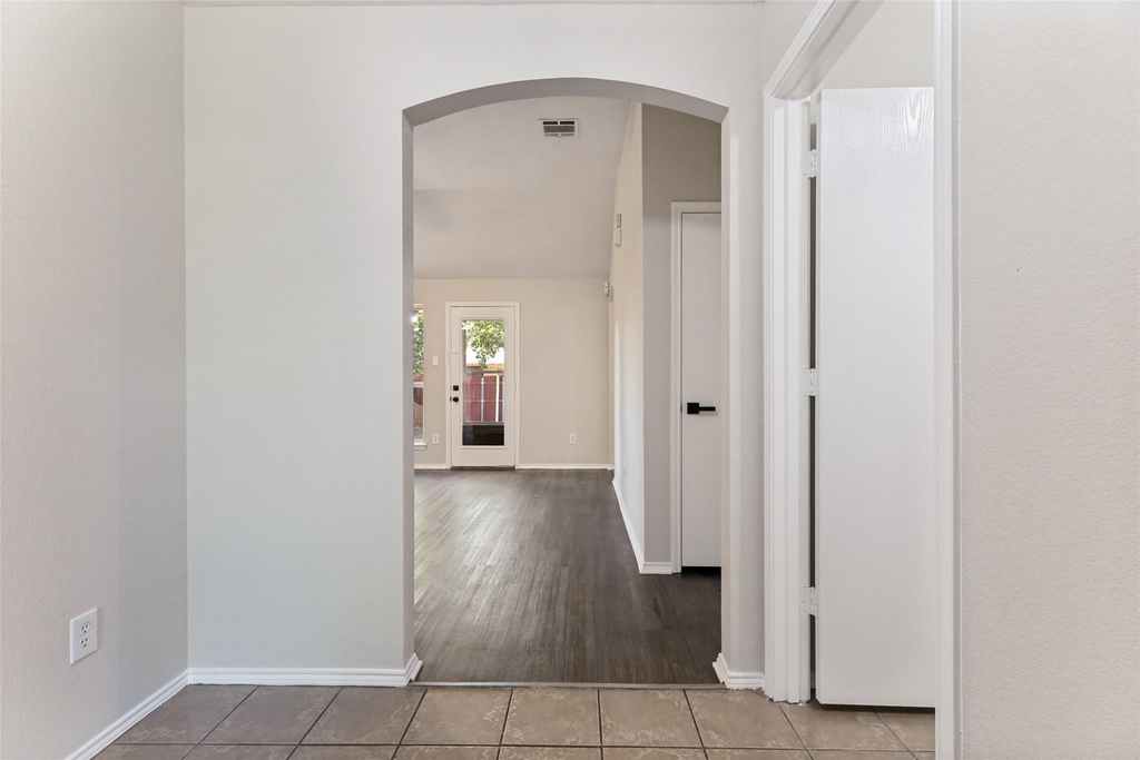 4545 Grainland Court - Photo 4