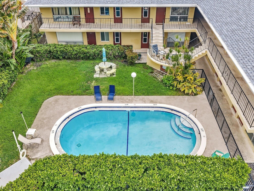 2190 Se 5th Street - Photo 31