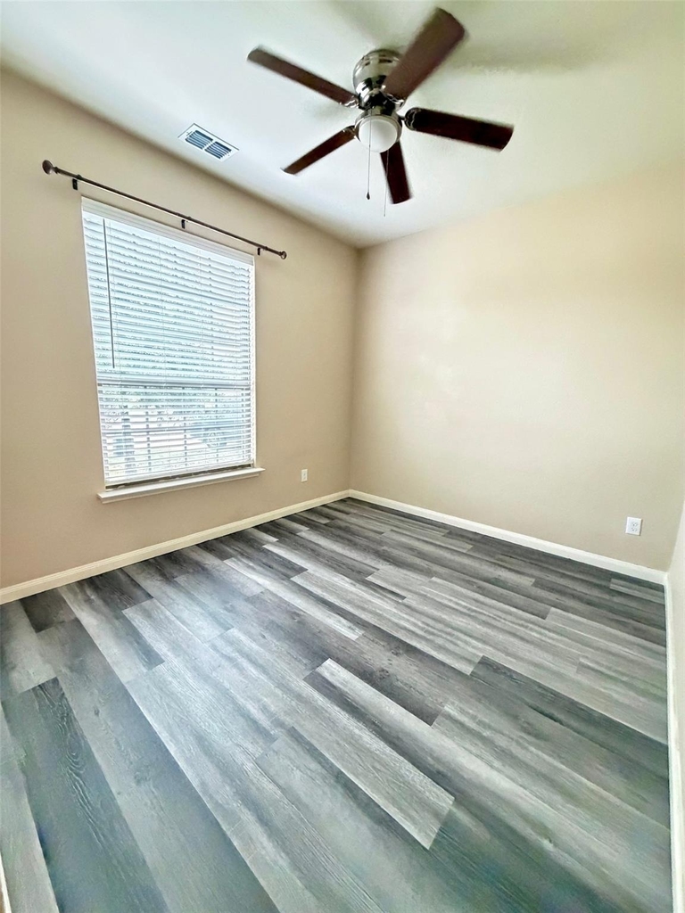 308 Curt Street - Photo 14