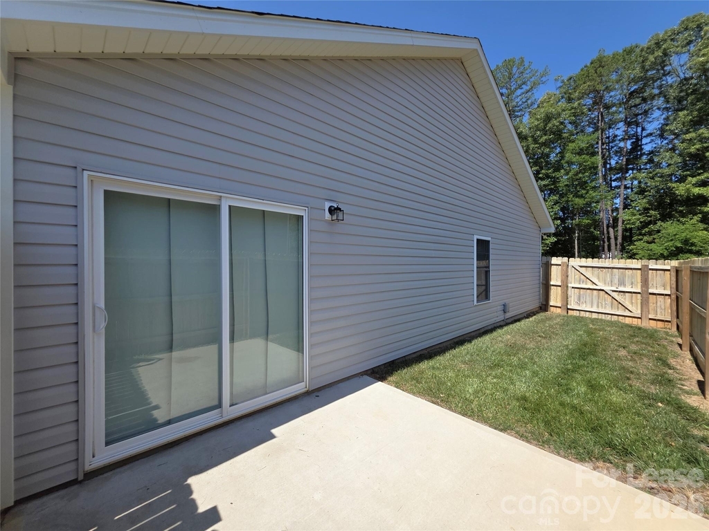 710 Irene Avenue - Photo 17