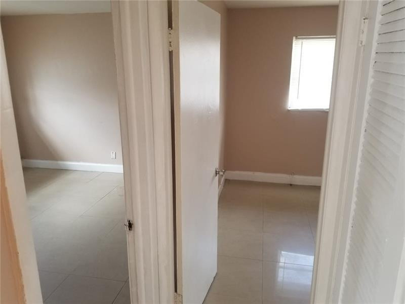 1870 Nw 60th Avenue - Photo 2