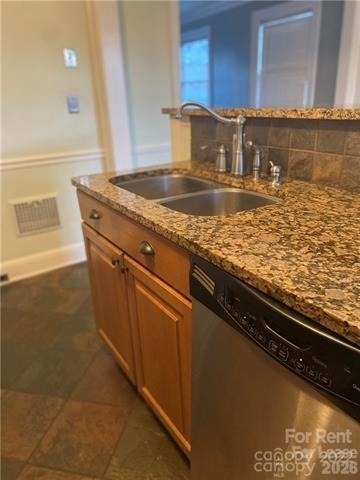 614 Woodruff Place - Photo 8