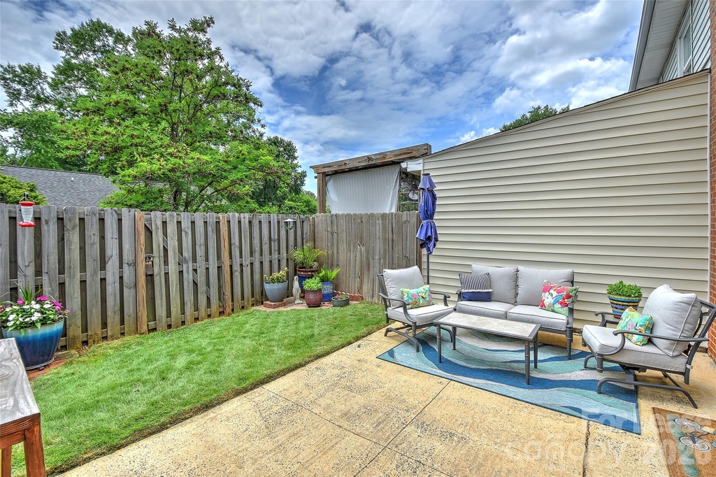 8333 Knights Bridge Road - Photo 25