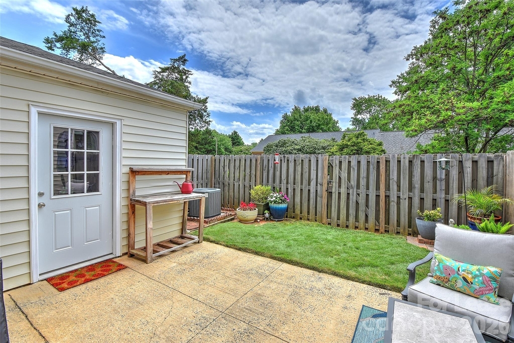 8333 Knights Bridge Road - Photo 27