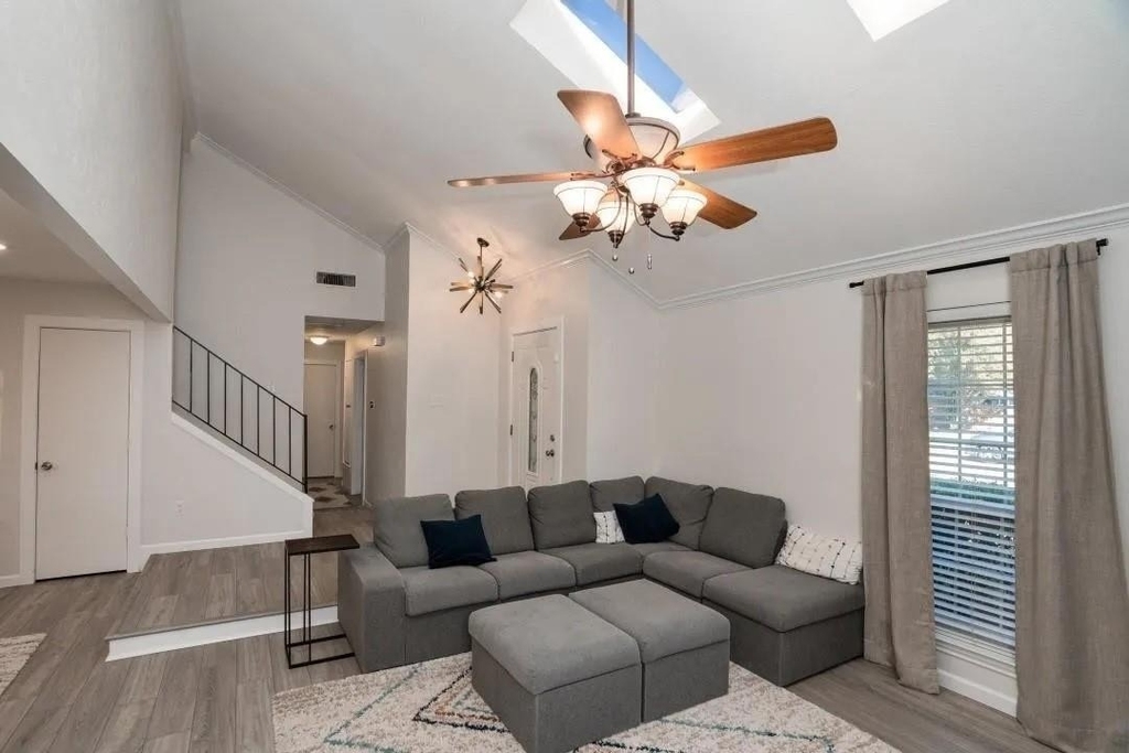 2116 Oak Brook Drive - Photo 2