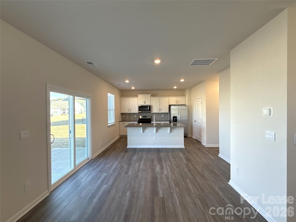 7640 Bainbridge Road - Photo 2