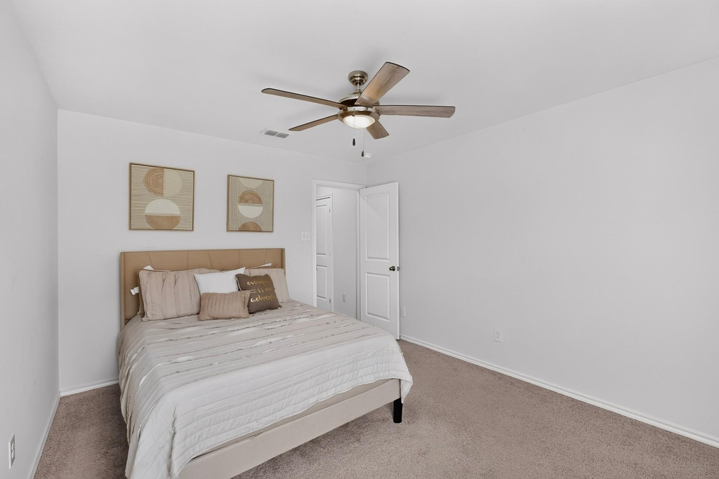 11700 Aldermoor Court - Photo 5