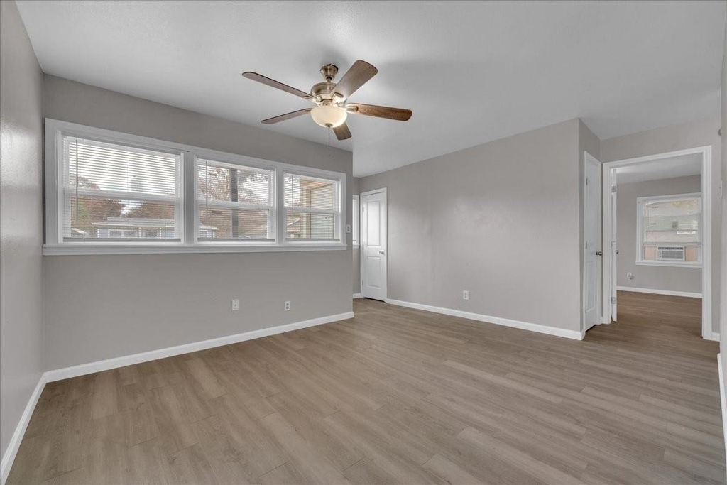 5528 Rickenbacker Place - Photo 7