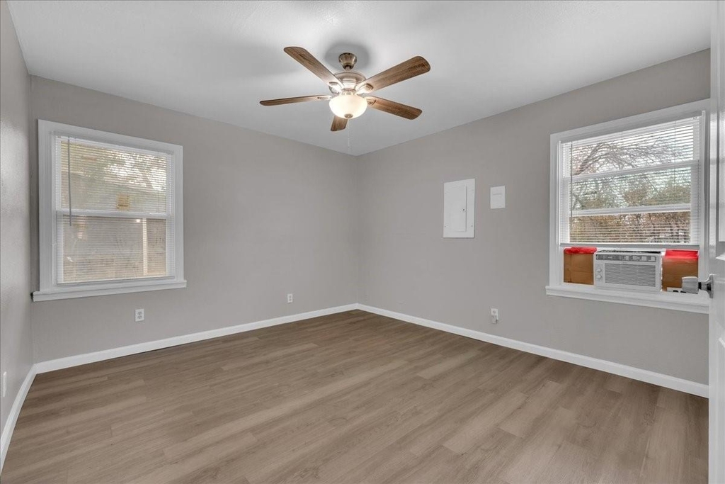 5528 Rickenbacker Place - Photo 19