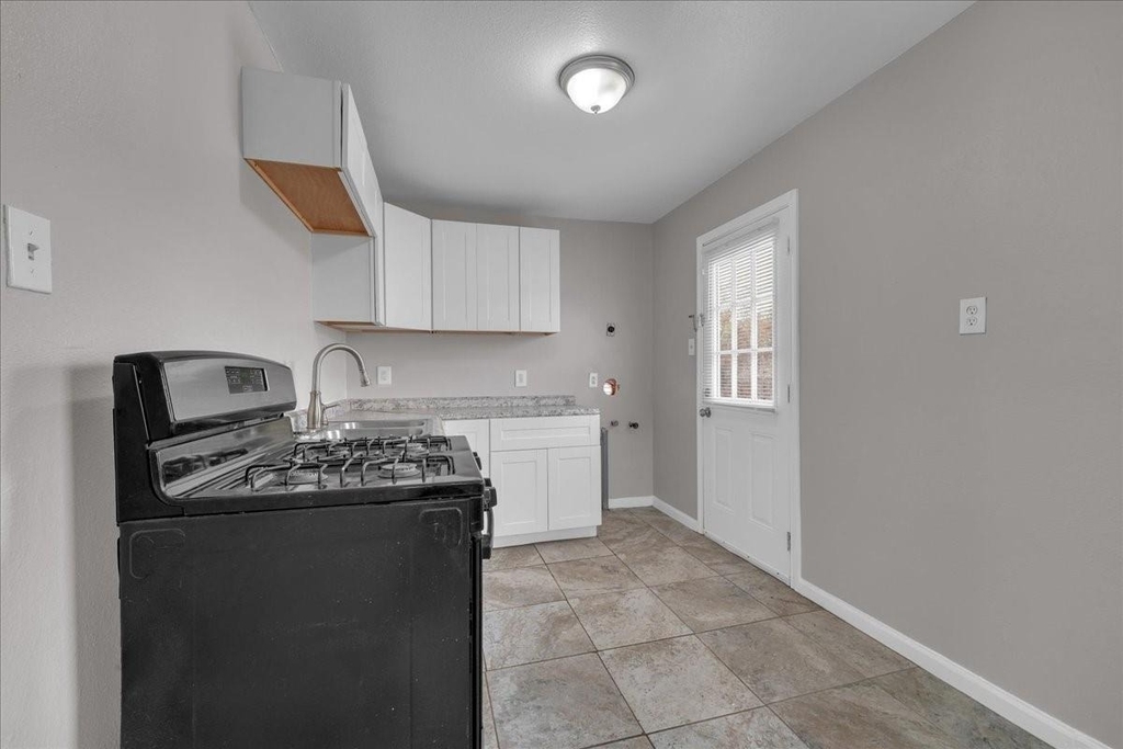 5528 Rickenbacker Place - Photo 13