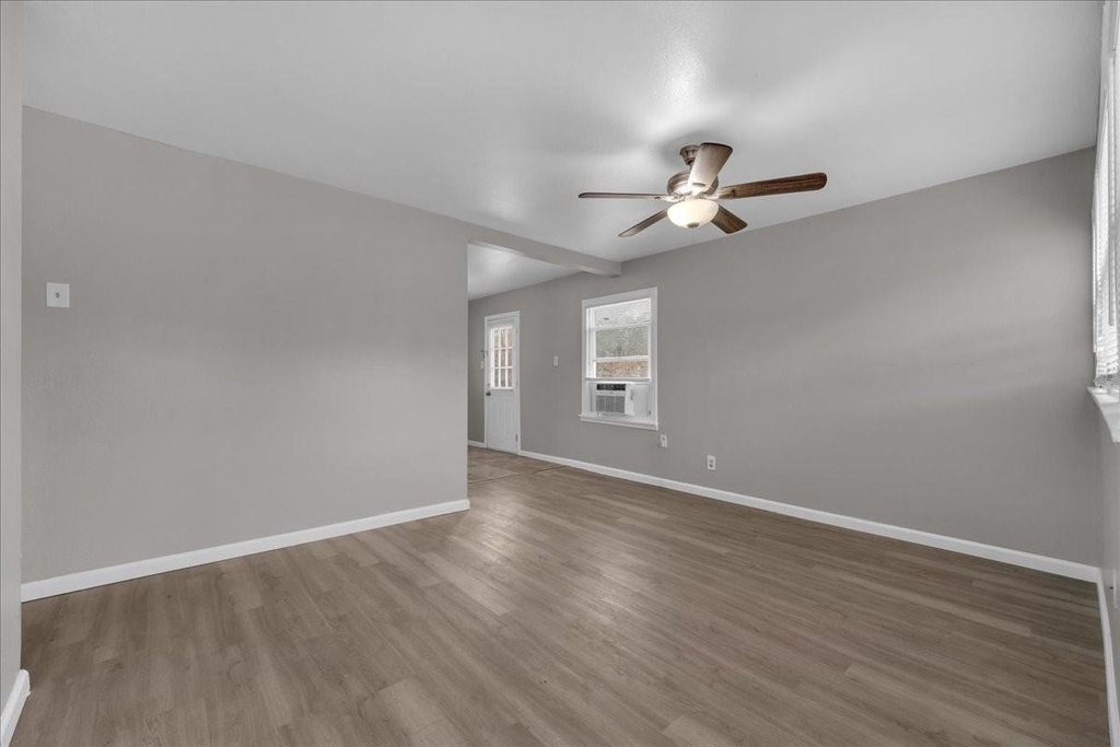 5528 Rickenbacker Place - Photo 6