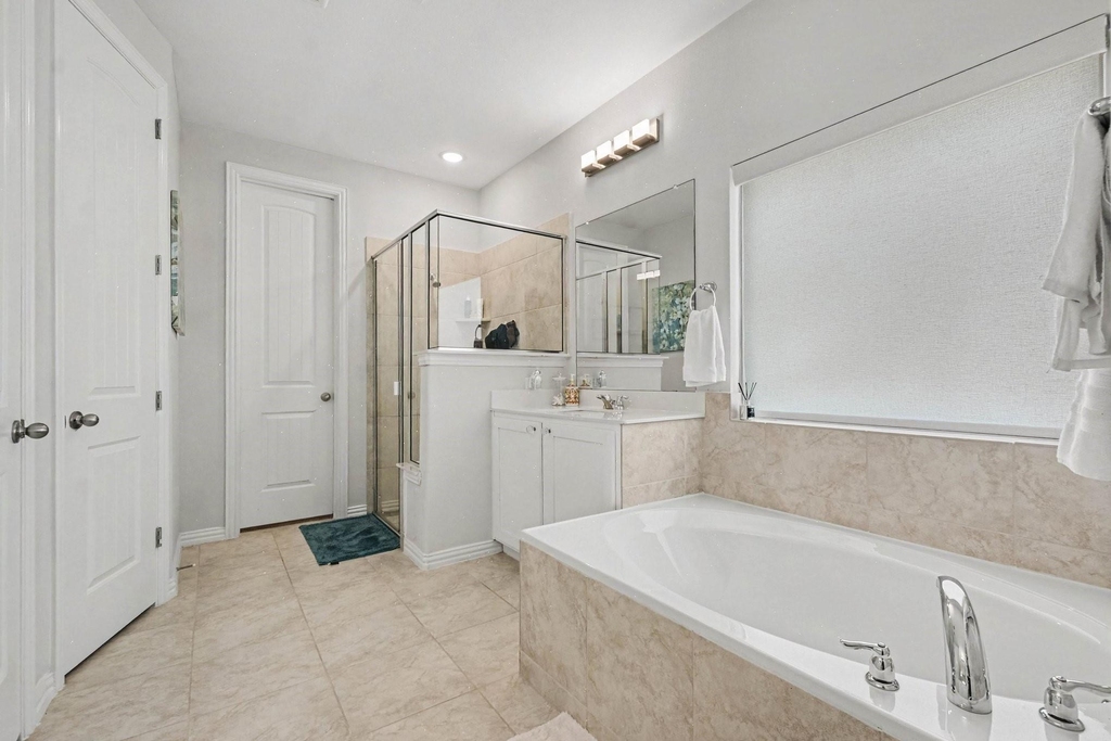 204 Lake Cove Drive - Photo 10