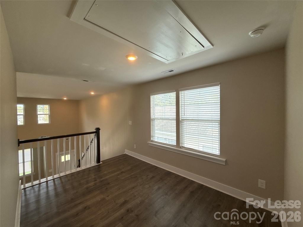 1009 Justice Avenue - Photo 14