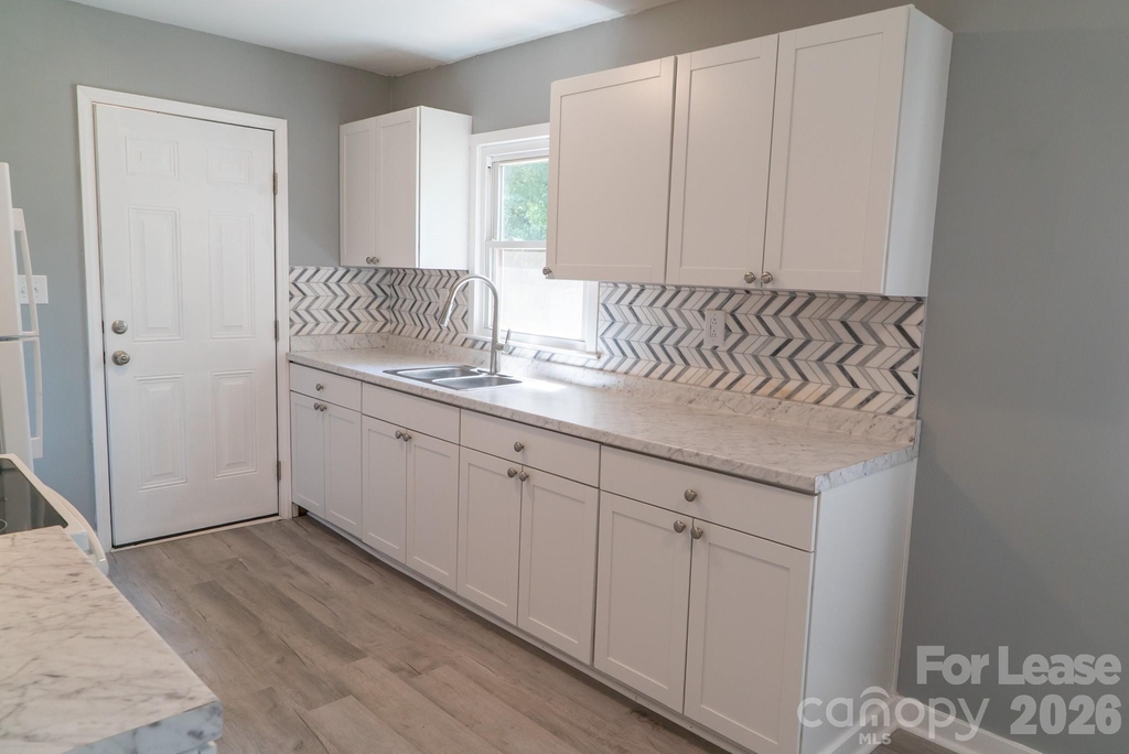 326 Gorrell Street - Photo 7