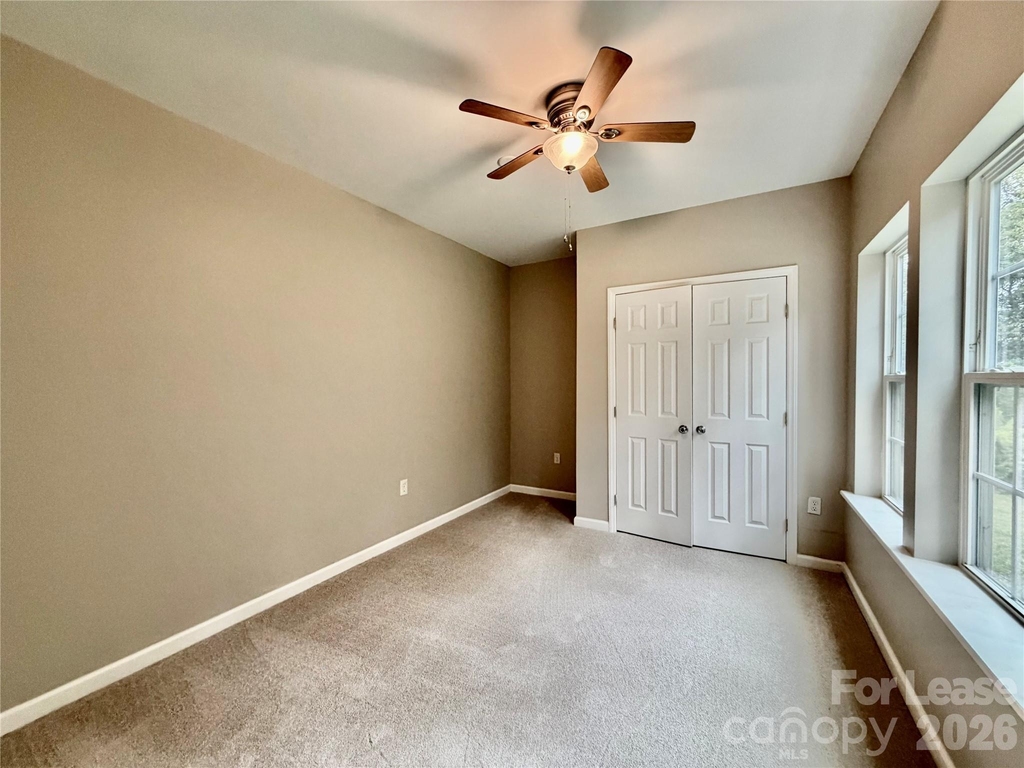 7703 Kelburn Lane - Photo 33