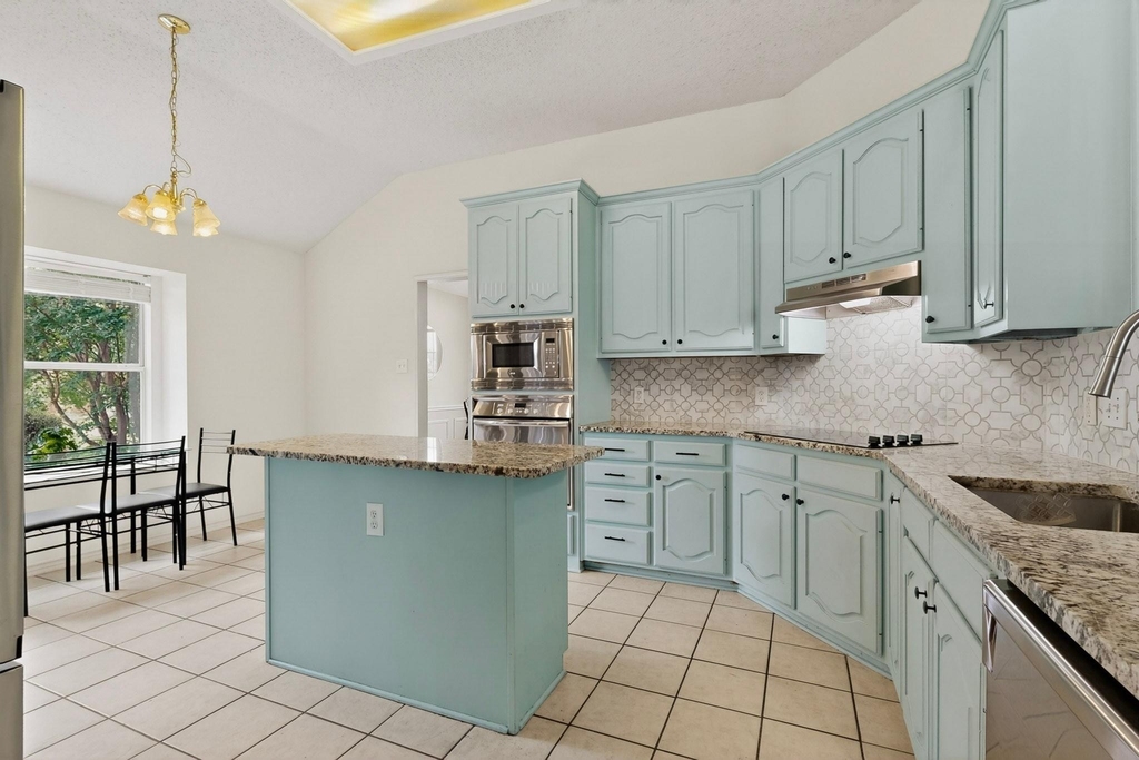 320 Elizabeth Trail - Photo 8