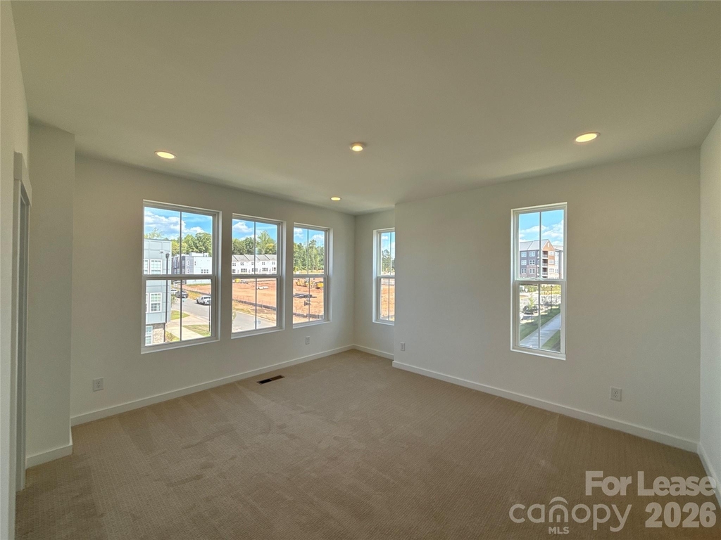 7009 Westrow Avenue - Photo 10