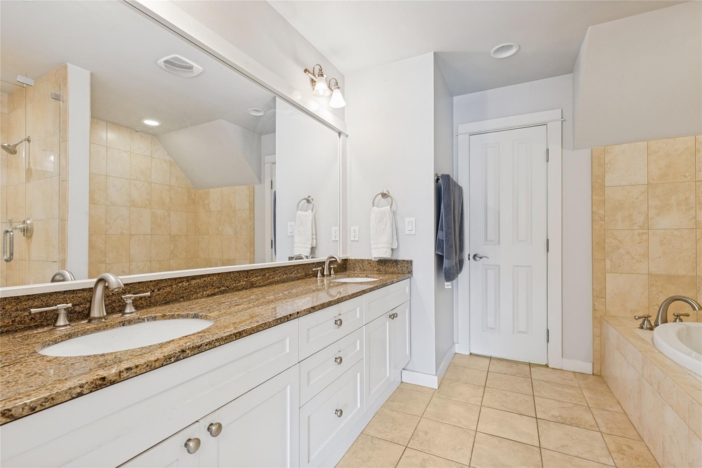 2604 Thomas Avenue - Photo 8