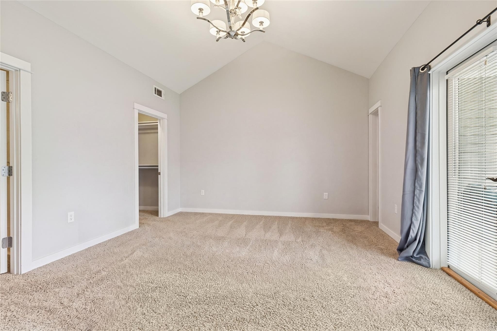 2604 Thomas Avenue - Photo 7