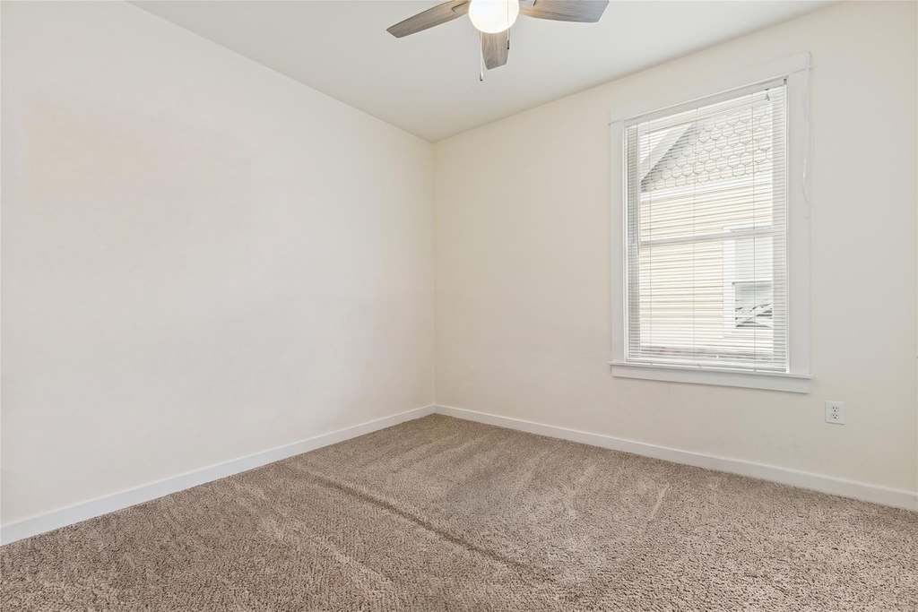 2604 Thomas Avenue - Photo 14