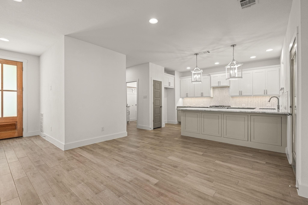 5618 Oaks Lane - Photo 11