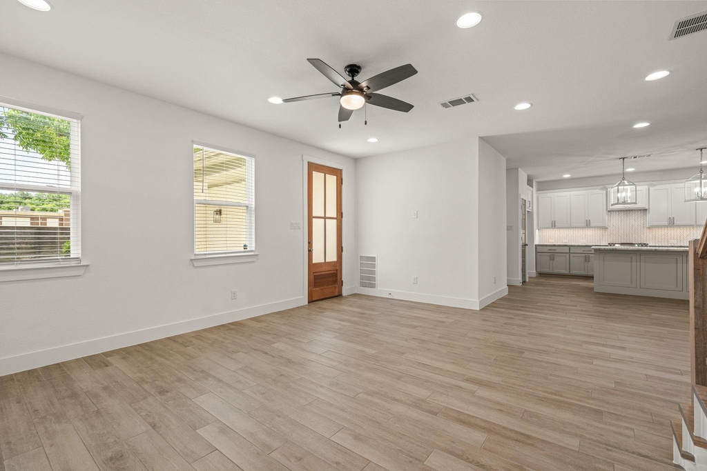 5618 Oaks Lane - Photo 8