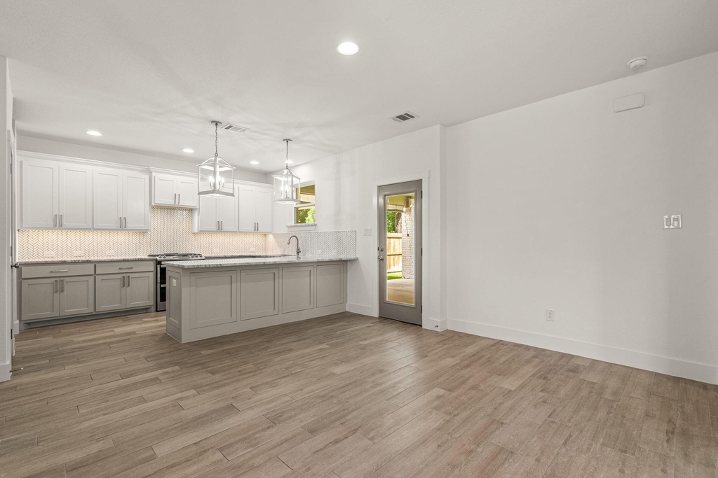 5618 Oaks Lane - Photo 9