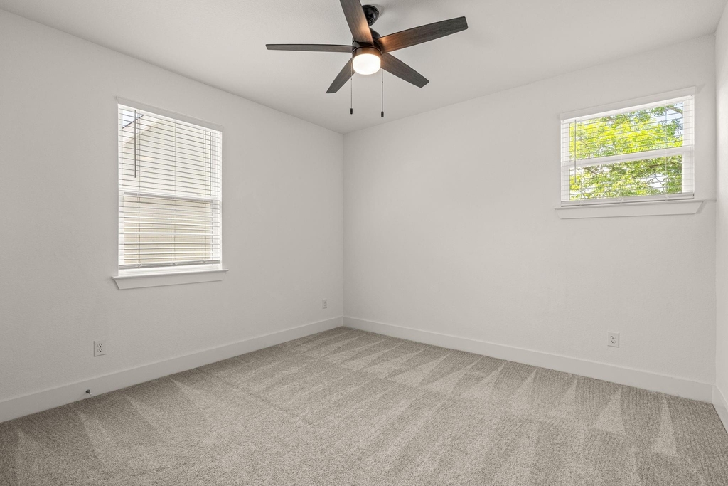 5618 Oaks Lane - Photo 25