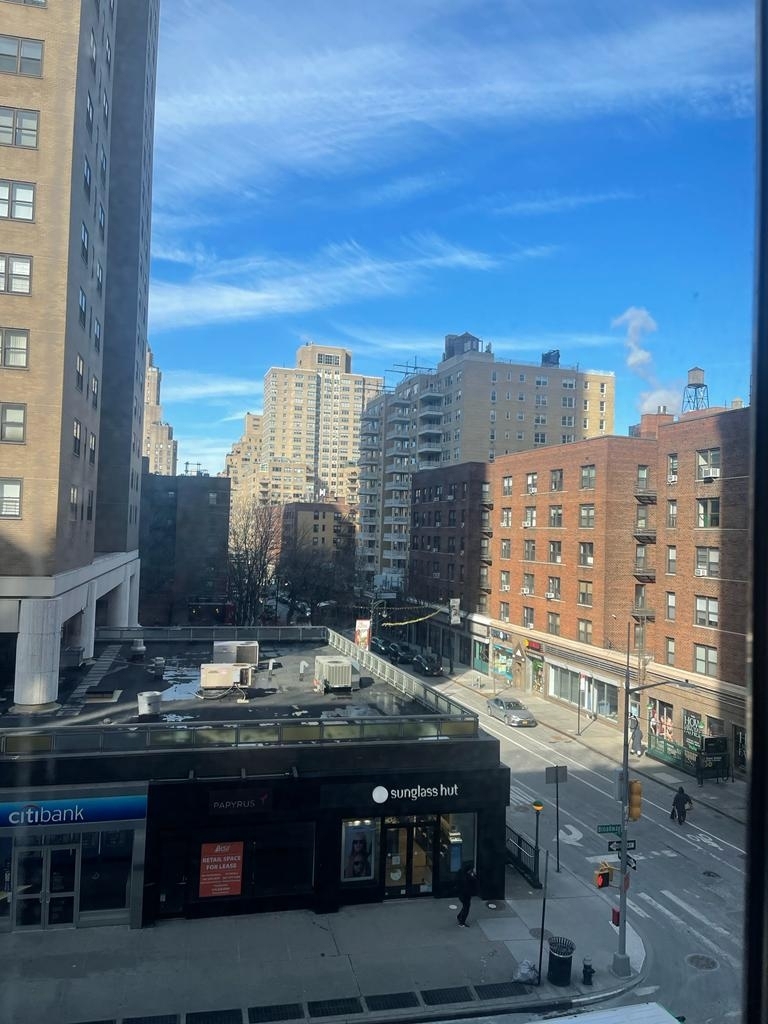 Astor Place - Photo 6