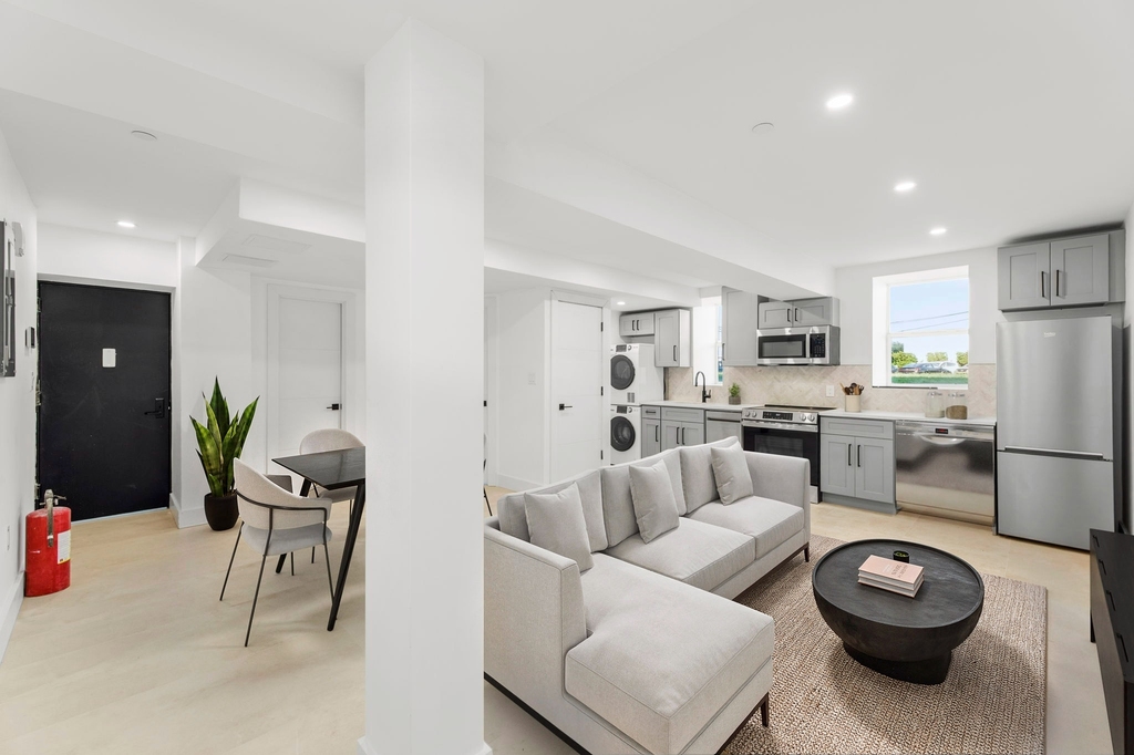 315 West Broadway - Photo 1