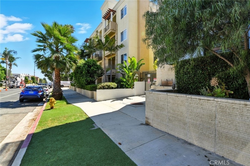 1241 S Westgate Avenue - Photo 1