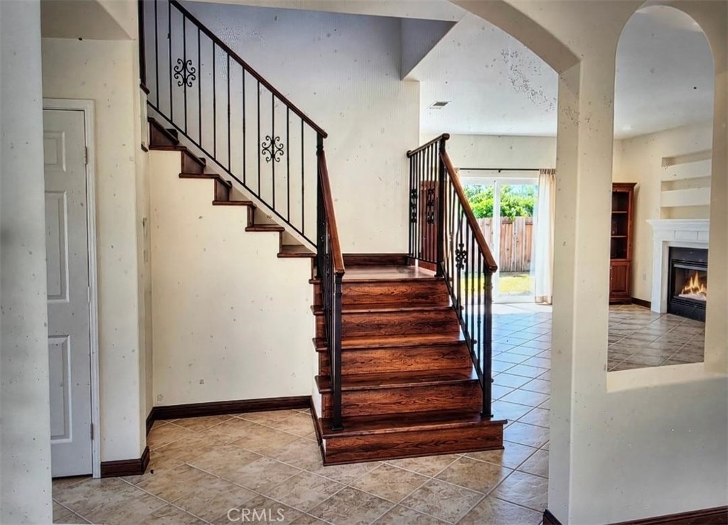 10627 Amestoy Street - Photo 5