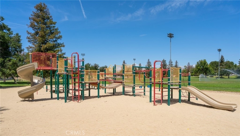5694 E Los Angeles - Photo 30