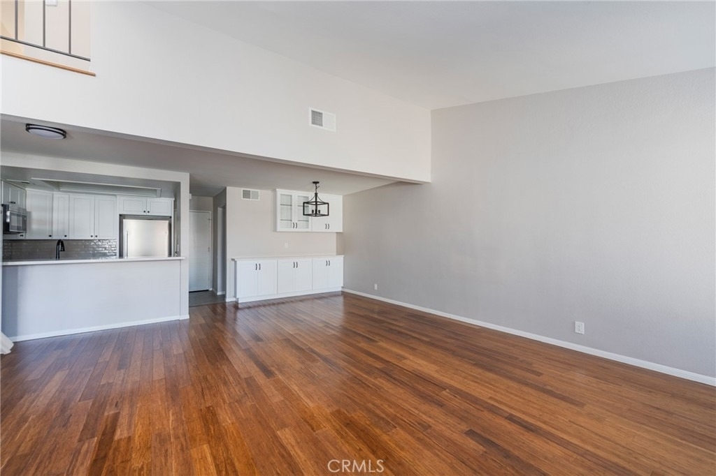 5694 E Los Angeles - Photo 12