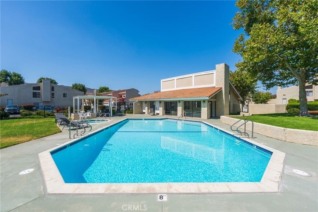 5694 E Los Angeles - Photo 28