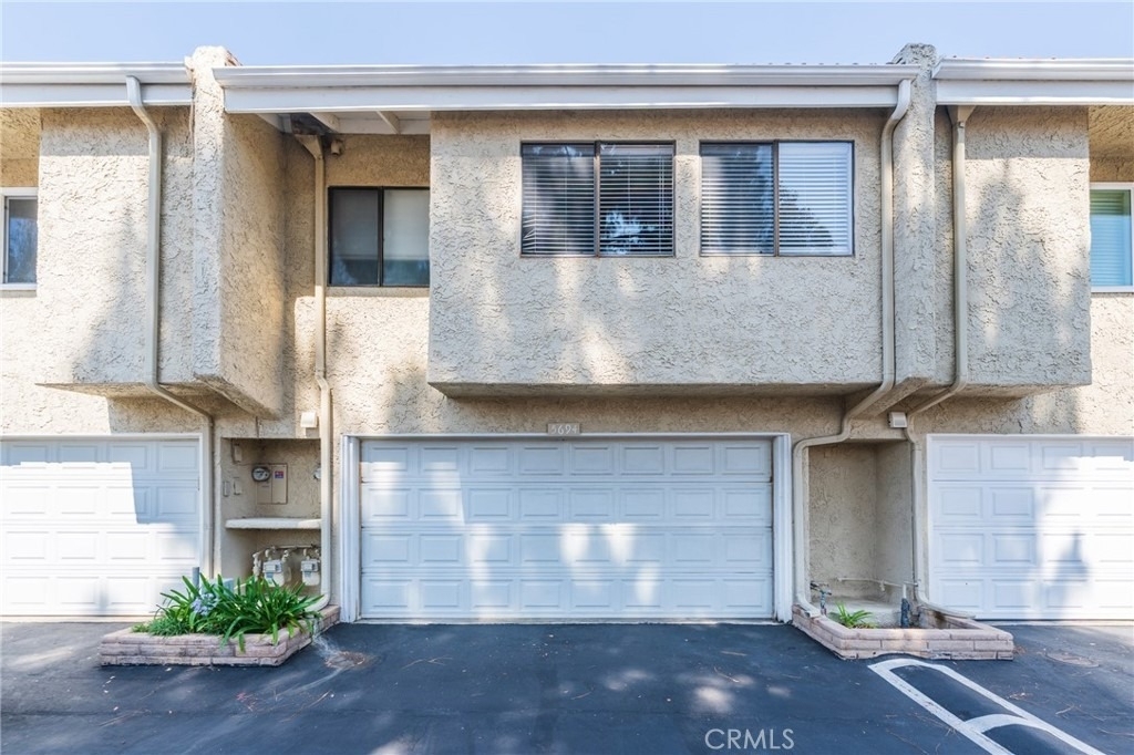 5694 E Los Angeles - Photo 3