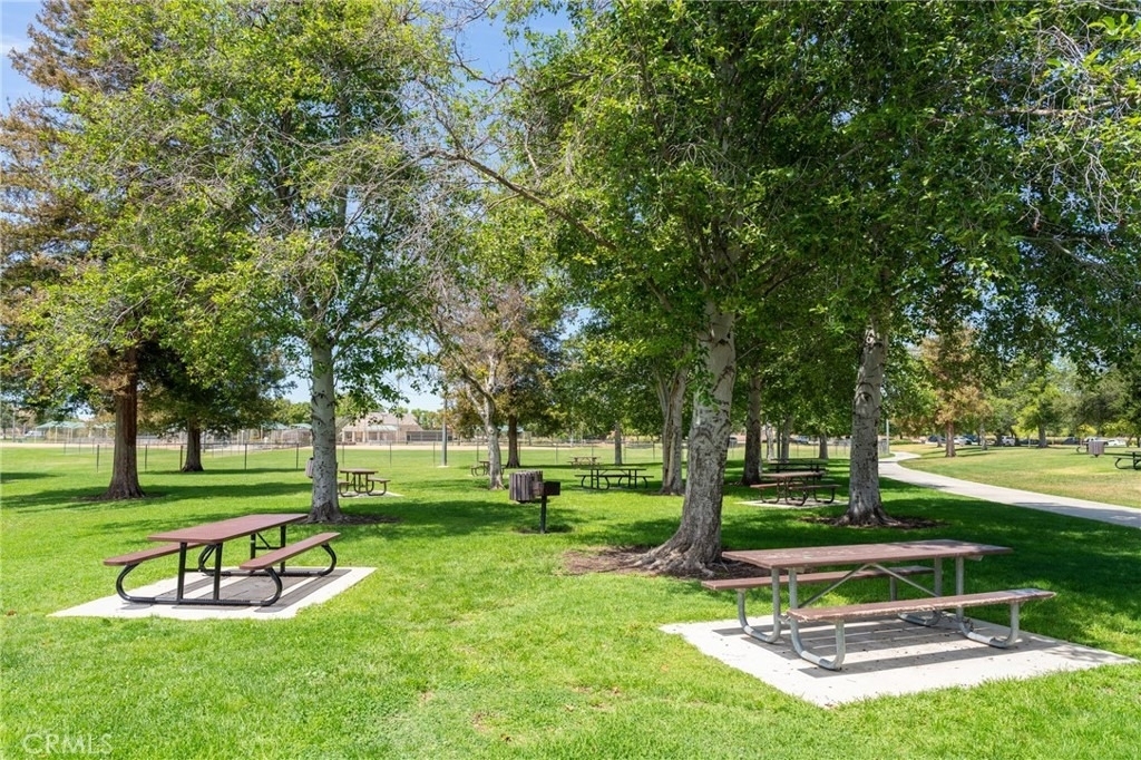 5694 E Los Angeles - Photo 31